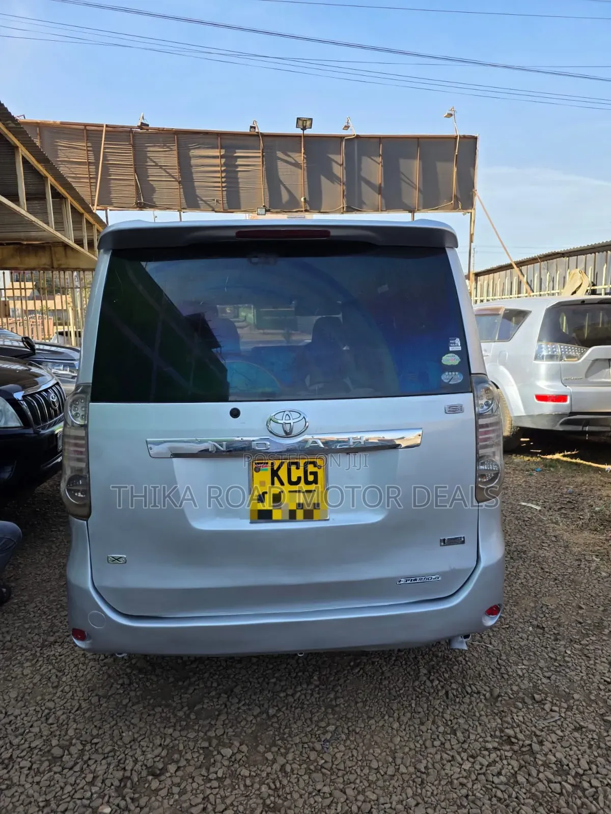 Toyota Noah 2009