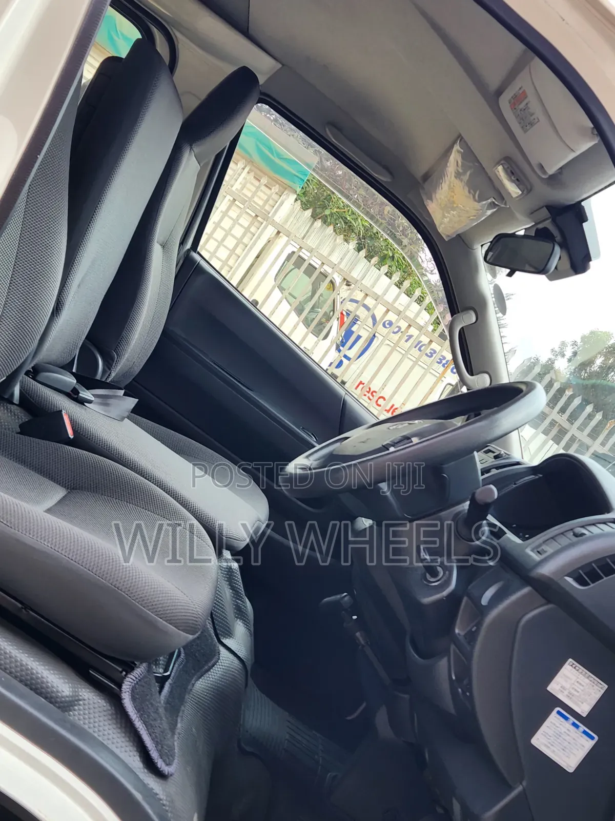 Toyota HiAce 2019 White