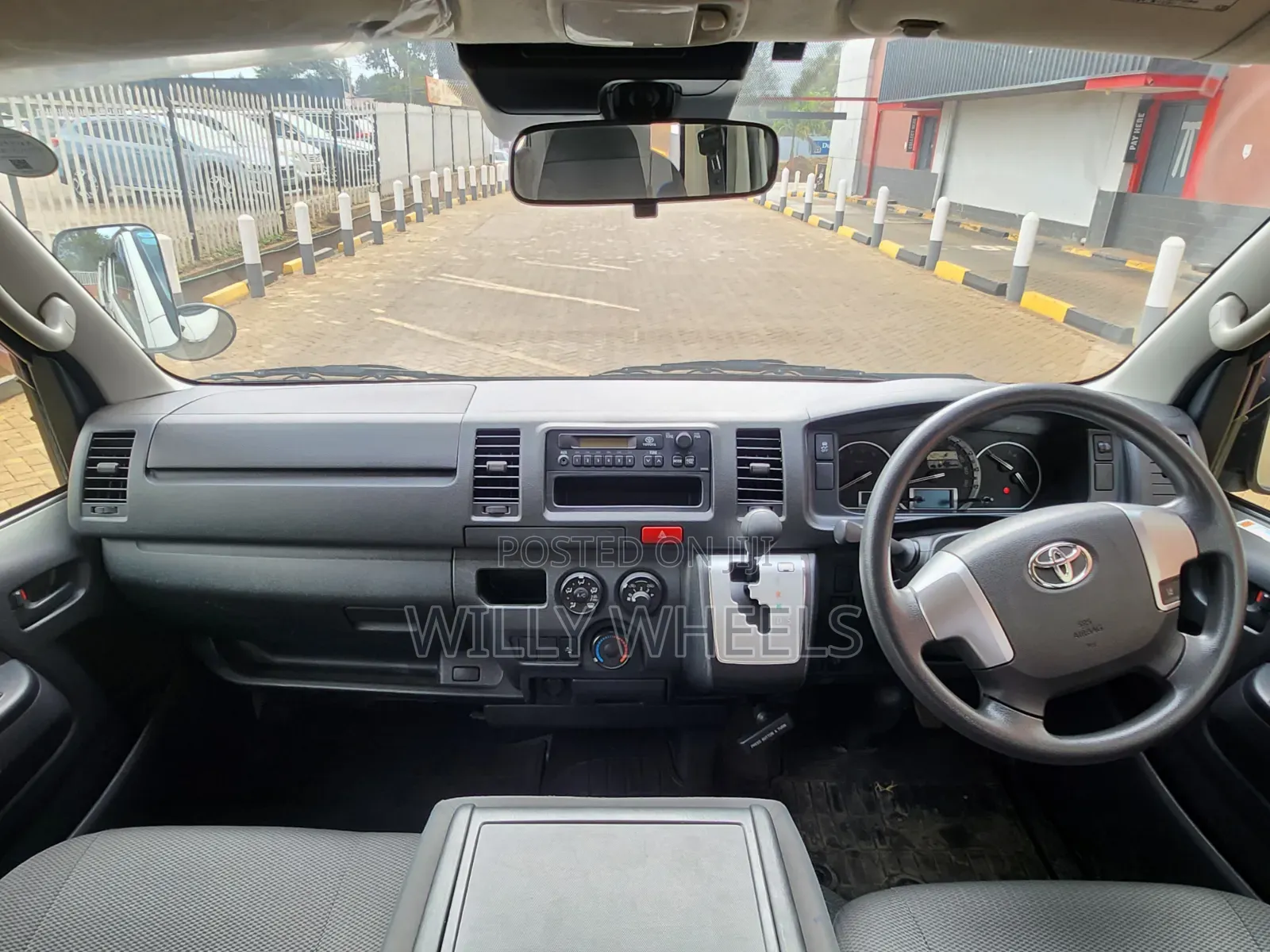 Toyota HiAce 2019 White