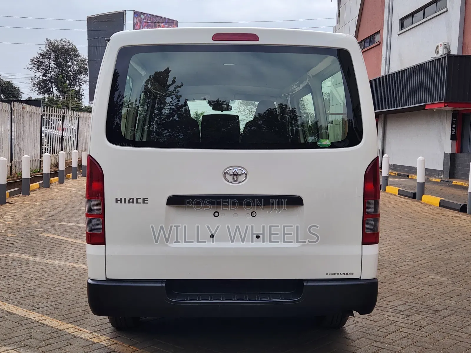 Toyota HiAce 2019 White