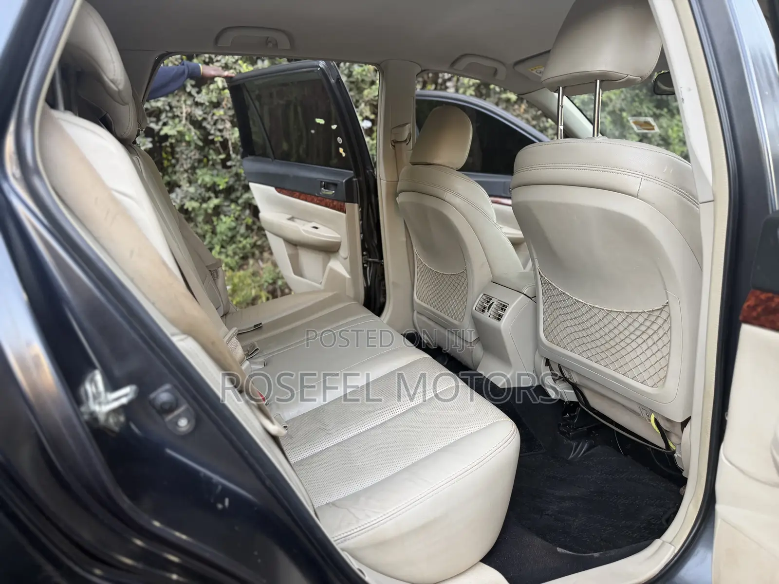 Subaru Outback 2.5i Limited 2010 Black