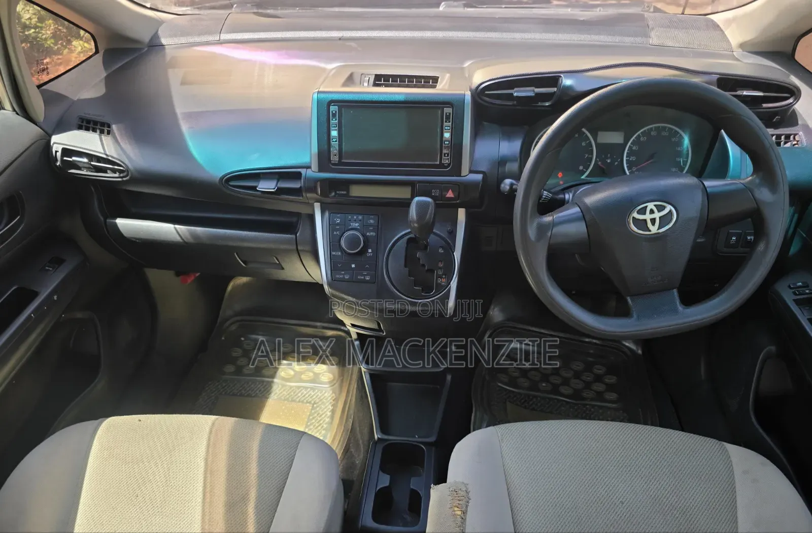 Toyota Wish 2012 Gold