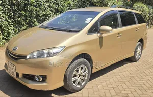 Toyota Wish 2012 Gold