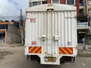 Isuzu Frr90 2025