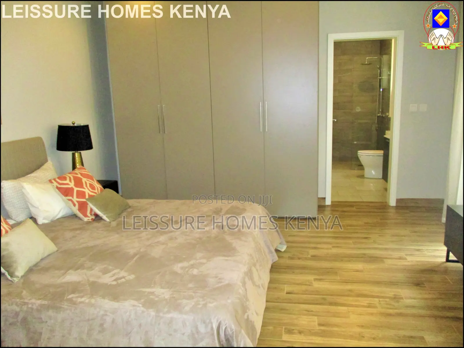 4bdrm Duplex in Riverside Drive for sale