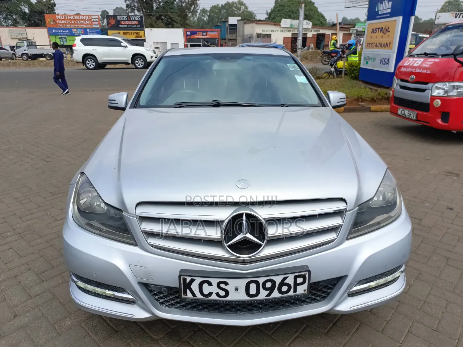 Mercedes-Benz C200 2011 Silver