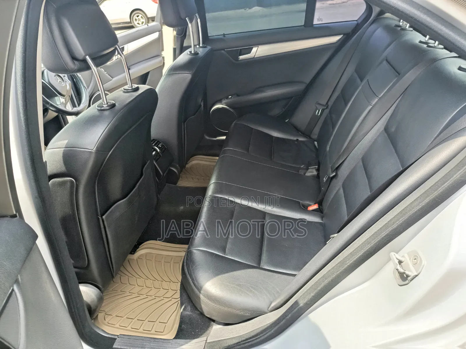 Mercedes-Benz C200 2011 Silver