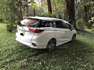 Honda Fit Shuttle 1.5 Hybrid 2WD 2019 White