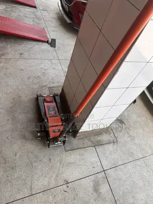 Heavy Duty Italian 5t Trolley Jack