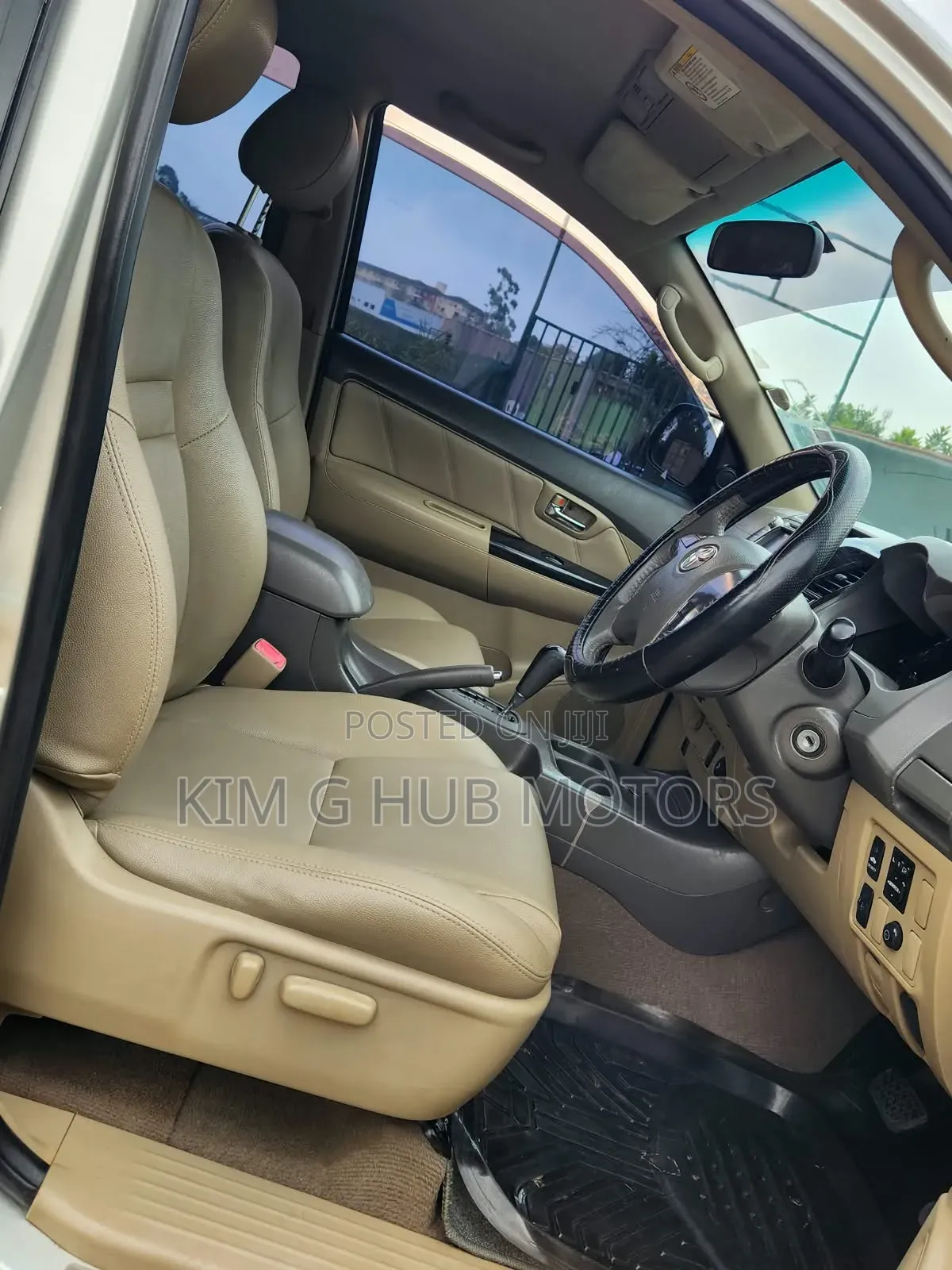 Toyota Fortuner 2012 Silver