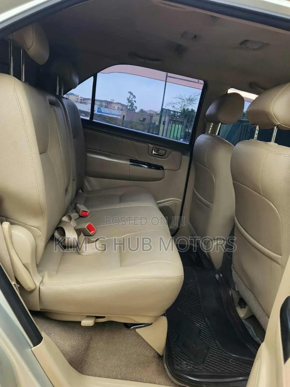Toyota Fortuner 2012 Silver