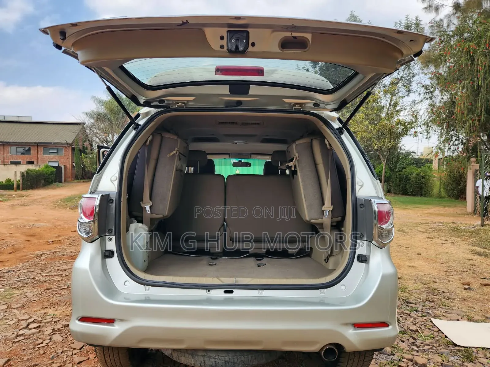 Toyota Fortuner 2012 Silver