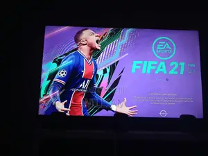 PS4 Slim 500GB + 2 Pads + FIFA 21 + Charging Dock