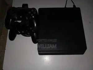 PS4 Slim 500GB + 2 Pads + FIFA 21 + Charging Dock