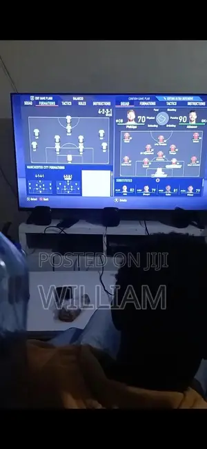 PS4 Slim 500GB + 2 Pads + FIFA 21 + Charging Dock