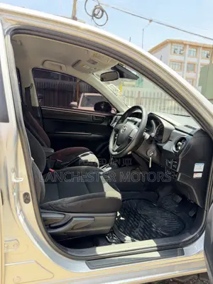 Toyota Axio 2018 Silver