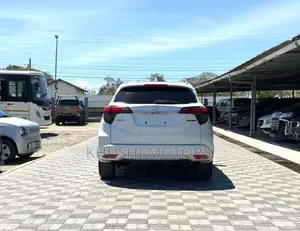 Honda Vezel 2019 White
