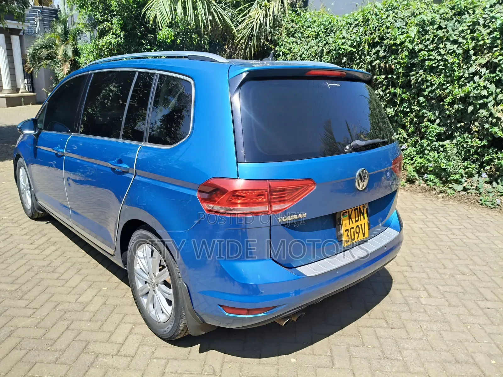 Volkswagen Touran 2016 Blue