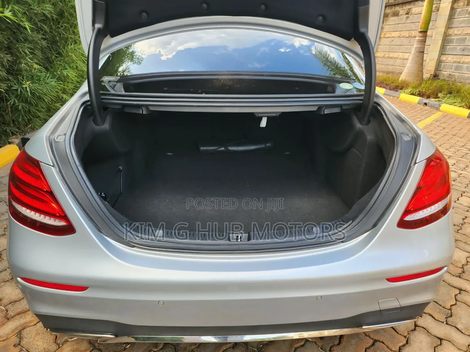 Mercedes-Benz E200 2017 Silver
