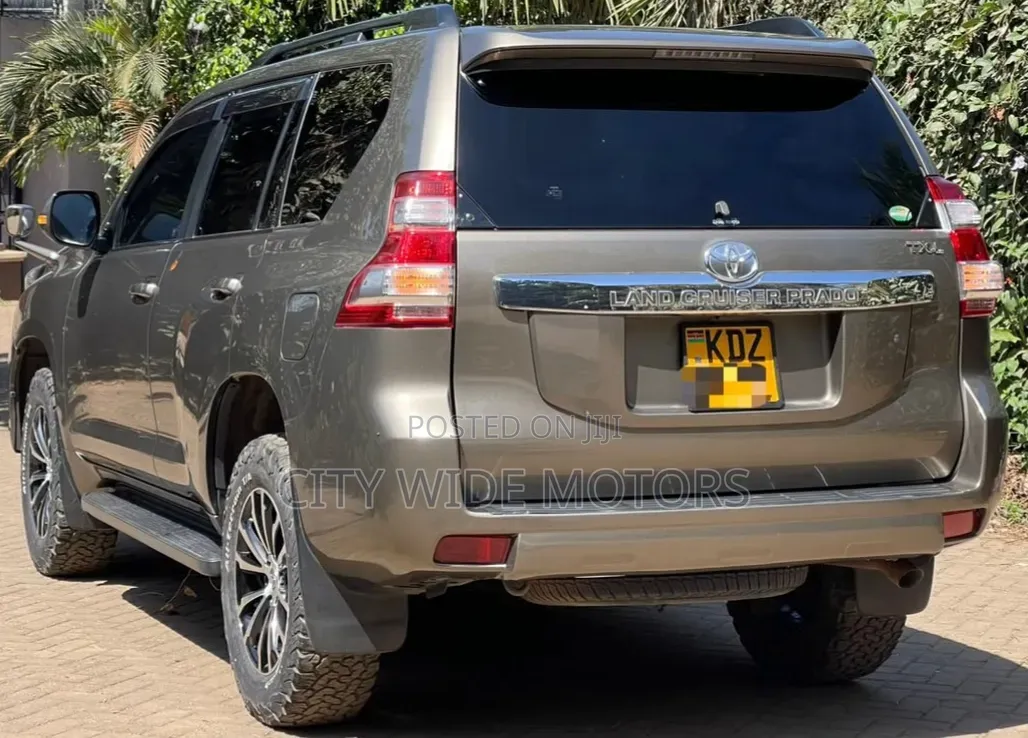 Toyota Land Cruiser Prado 2.8 D-4D 2016 Gold