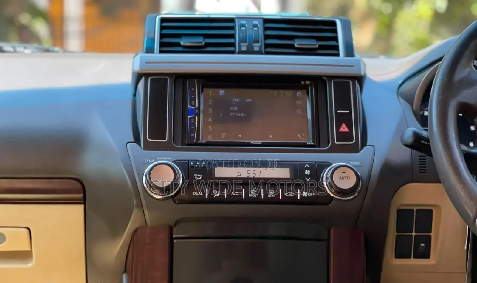 Toyota Land Cruiser Prado 2.8 D-4D 2016 Gold