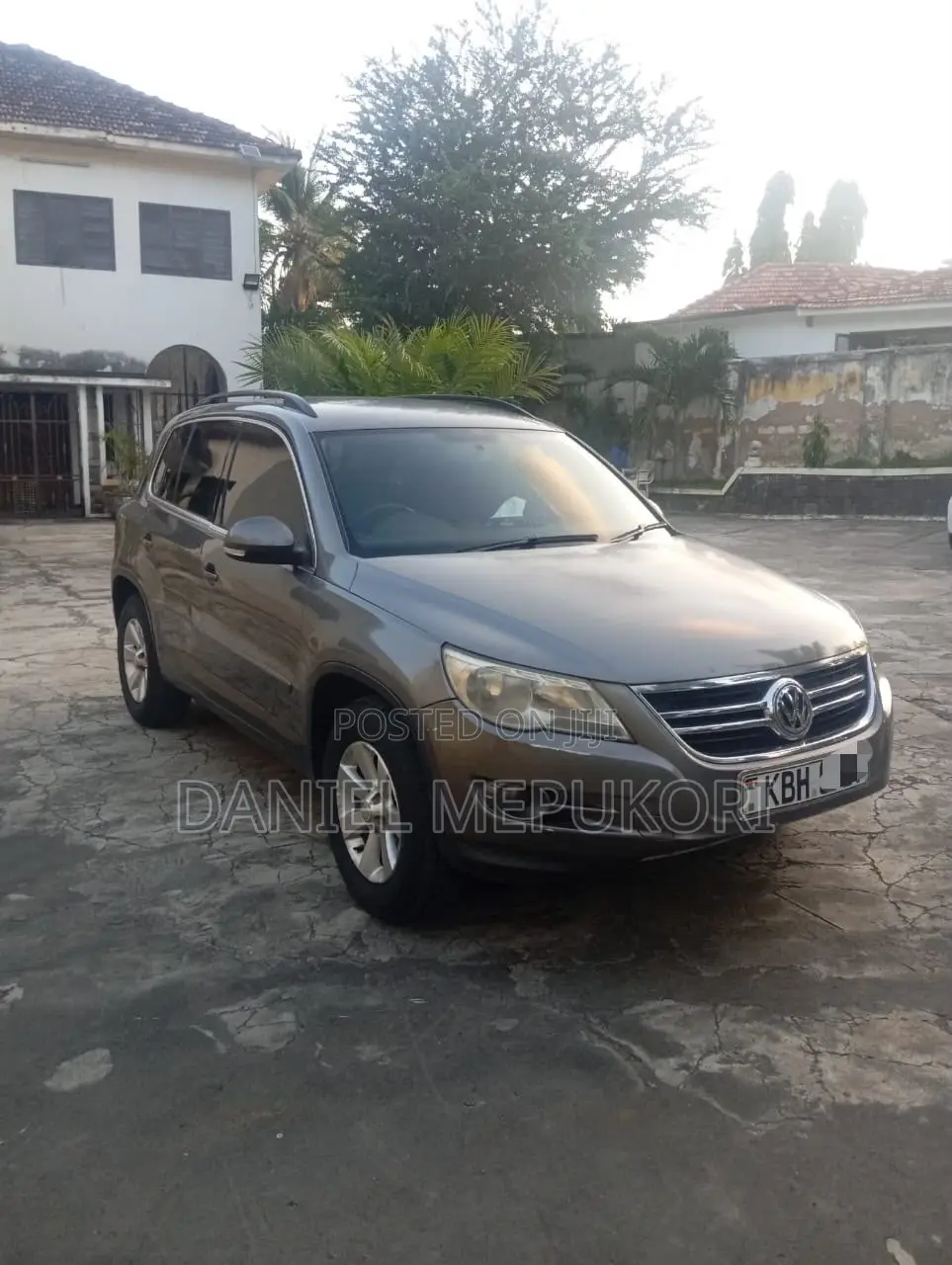 Volkswagen Tiguan 2009 Gray