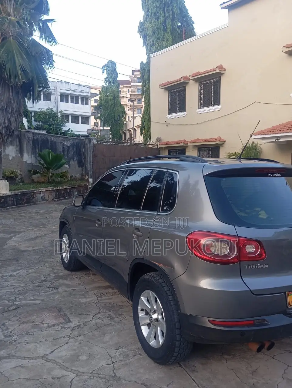 Volkswagen Tiguan 2009 Gray