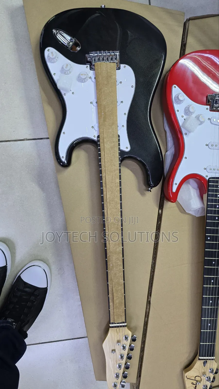 🎸deluxe 6-String Electric Guitar – Professional Style,versatile Sound