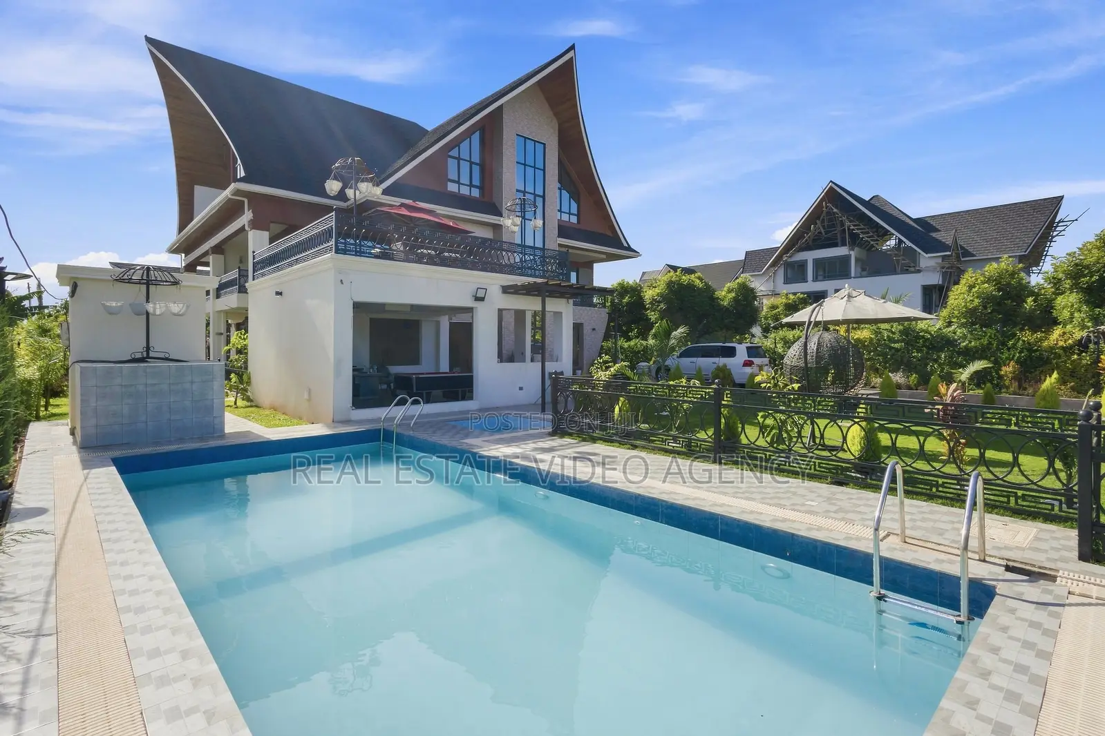 Real Estate Video Production(Reels. Housetours, Drone)