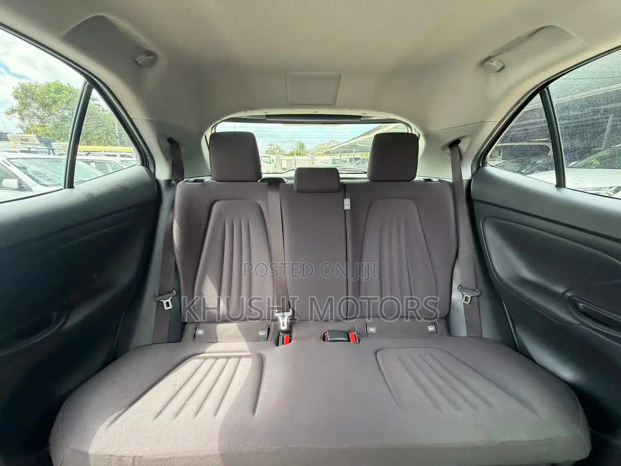 Toyota Yaris 2020 Silver