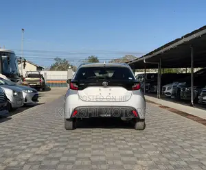 Toyota Yaris 2020 Silver
