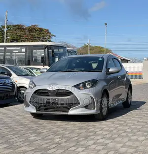 Toyota Yaris 2020 Silver