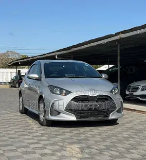 Toyota Yaris 2020 Silver