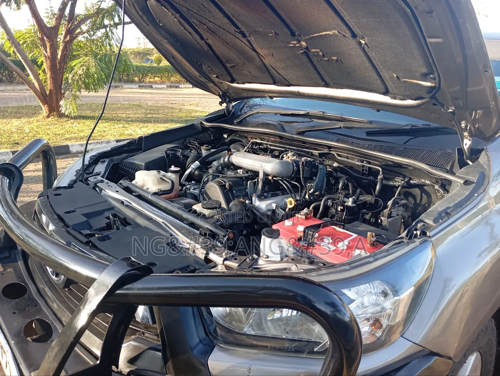 Toyota Hilux 2016 Gray