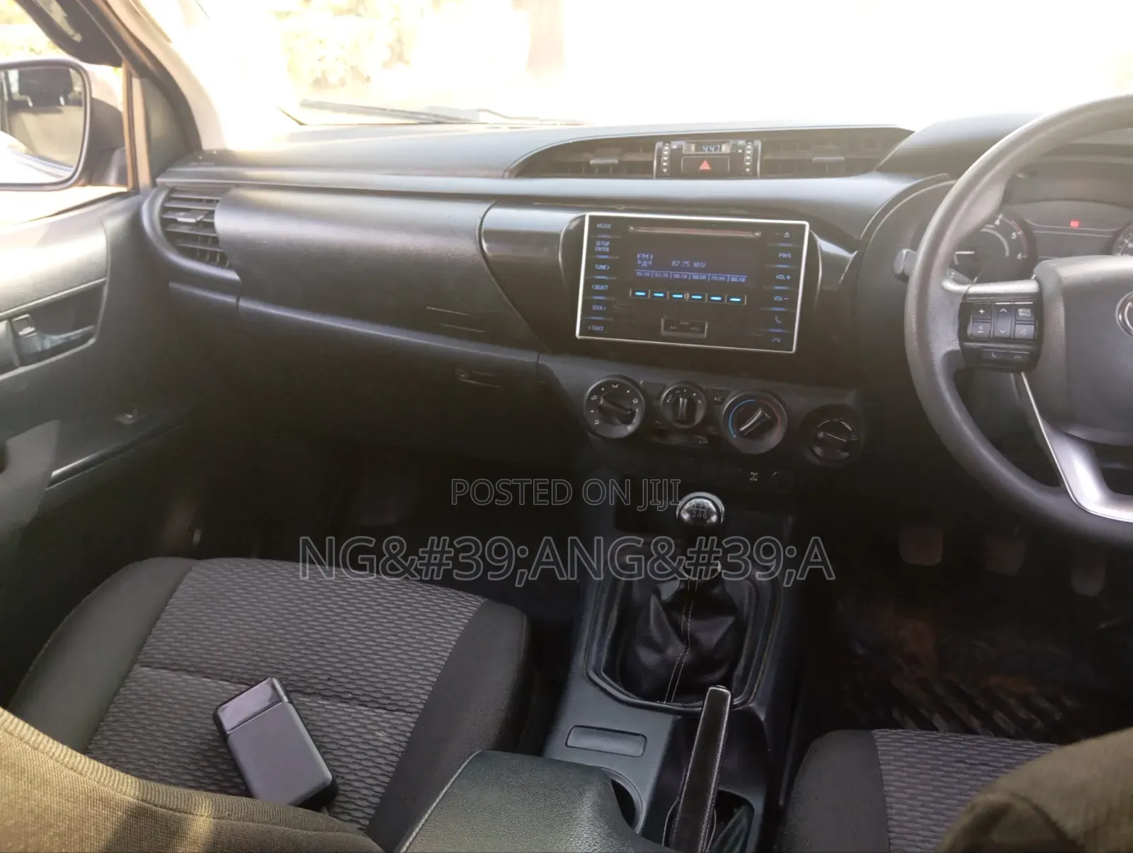 Toyota Hilux 2016 Gray