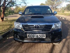 Toyota Hilux 2012 Black
