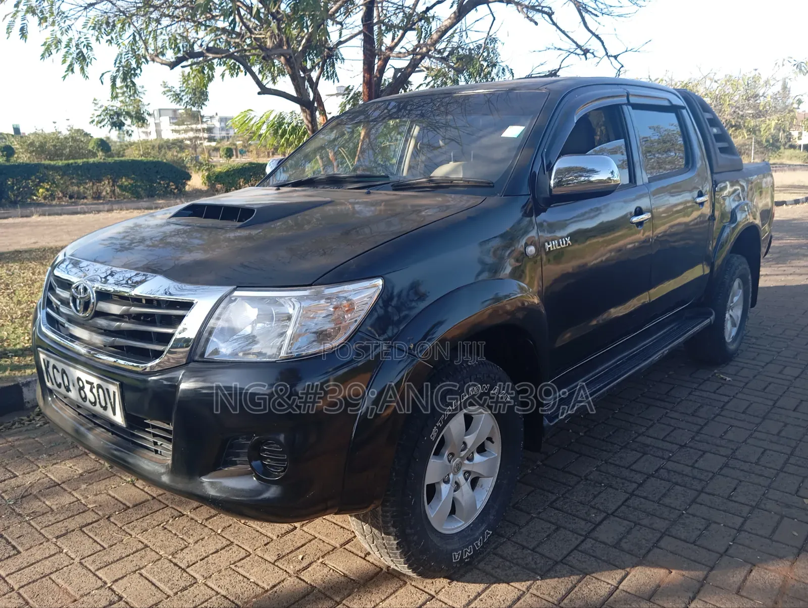 Toyota Hilux 2012 Black