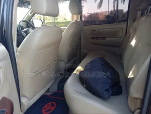 Toyota Hilux 2012 Black
