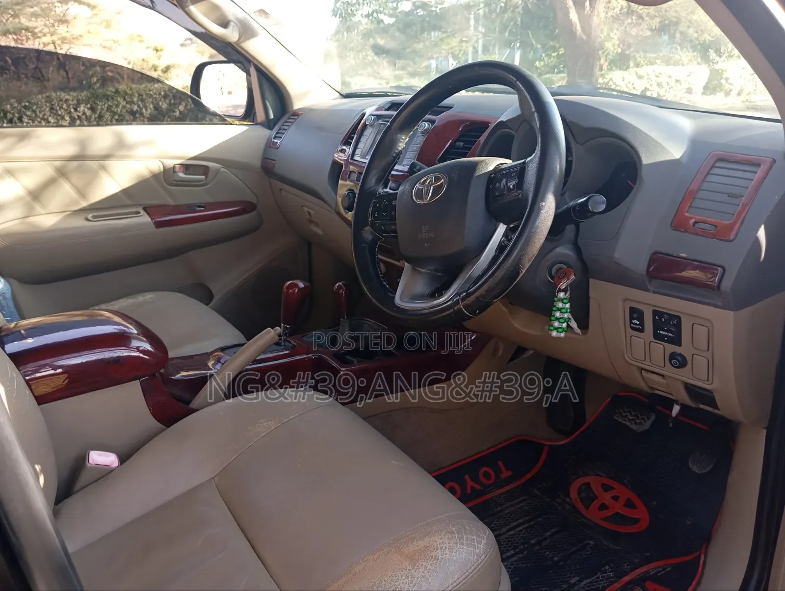 Toyota Hilux 2012 Black