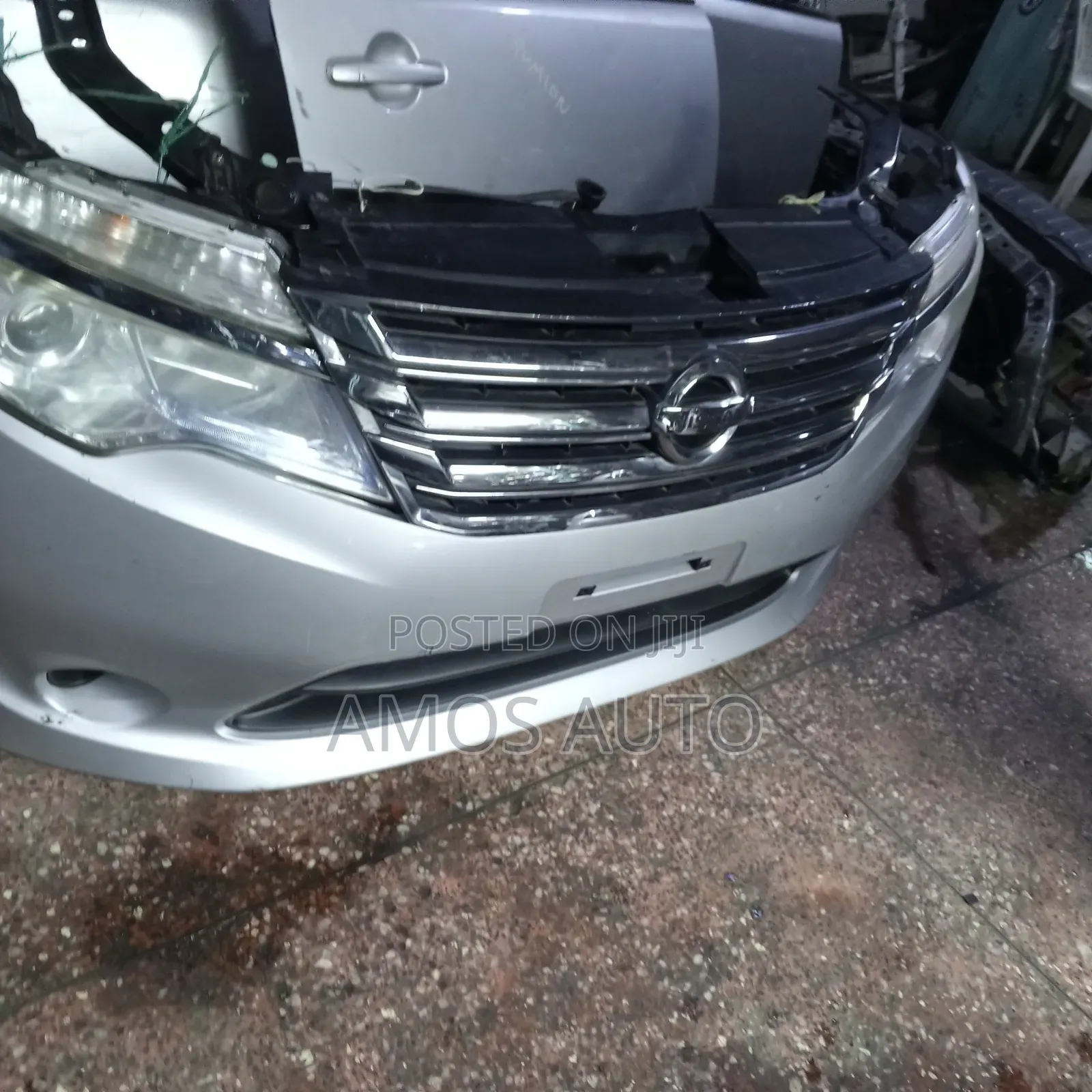 Nissan Serena 2010 Nosecut