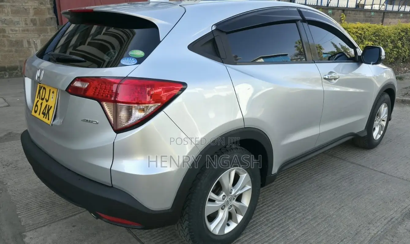 Honda Vezel 2015 Silver
