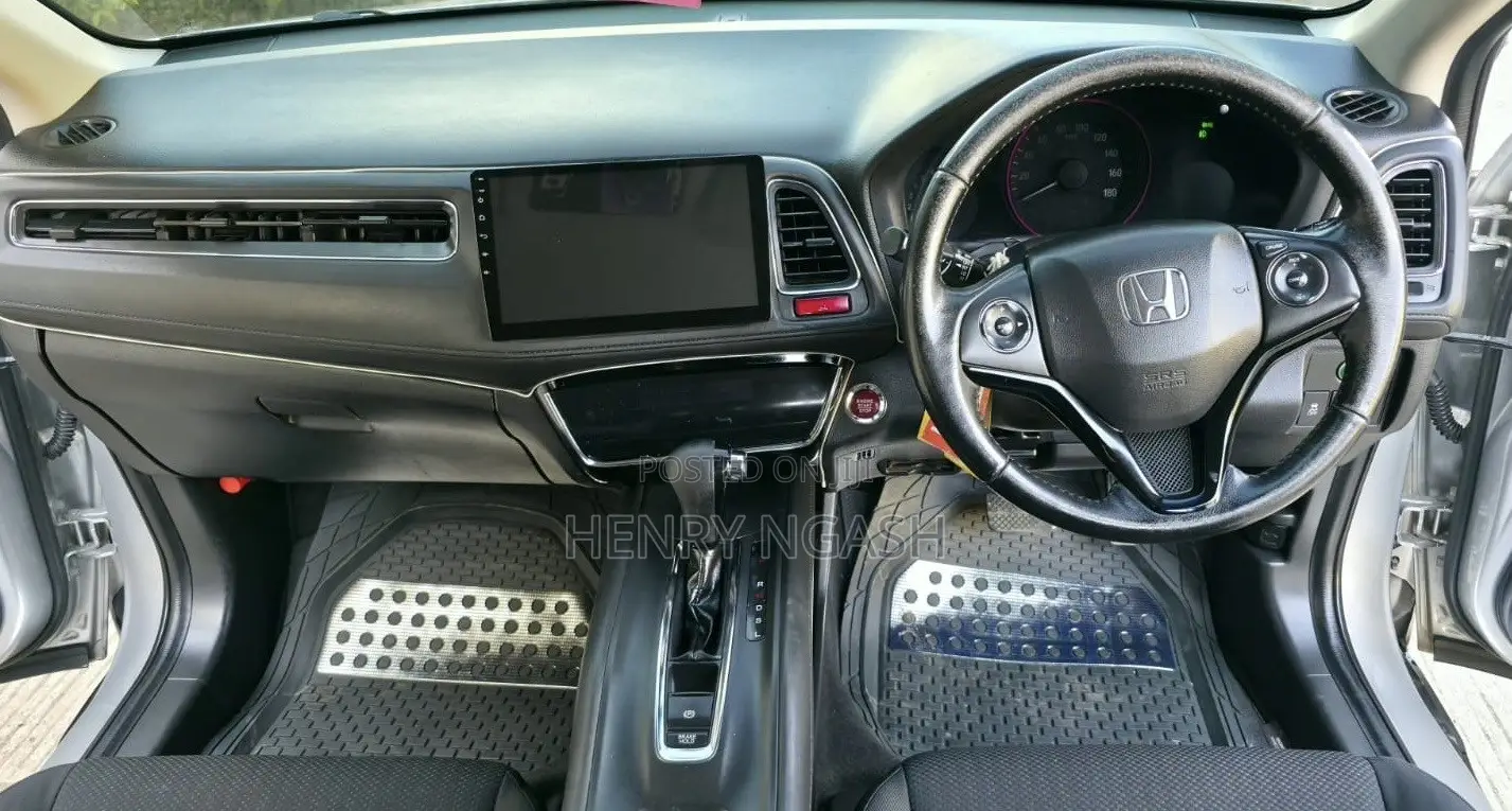Honda Vezel 2015 Silver