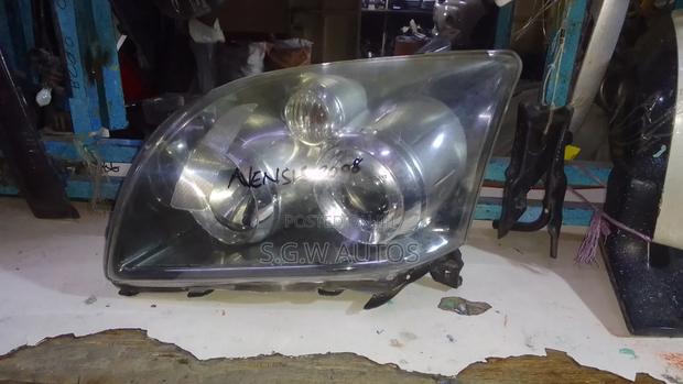 Toyota Avensis Headlight