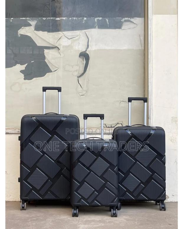 Unbreakable Suitcase Size 3 , 3 in 1