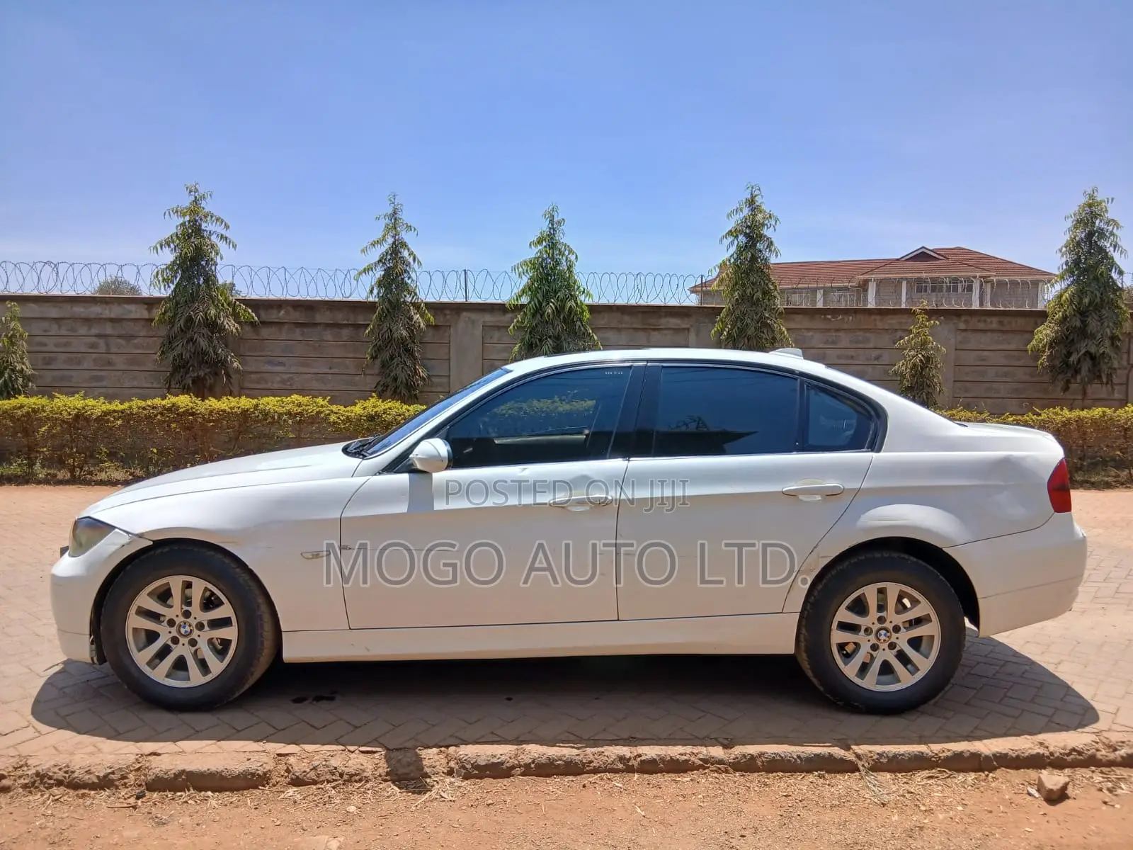 BMW 320i 2007 White