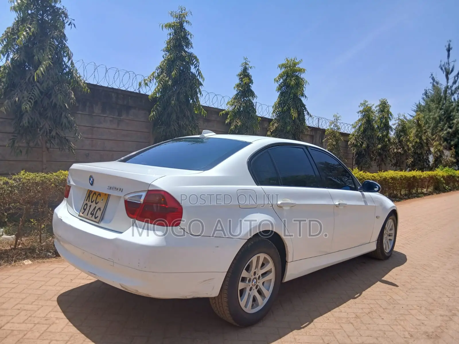 BMW 320i 2007 White