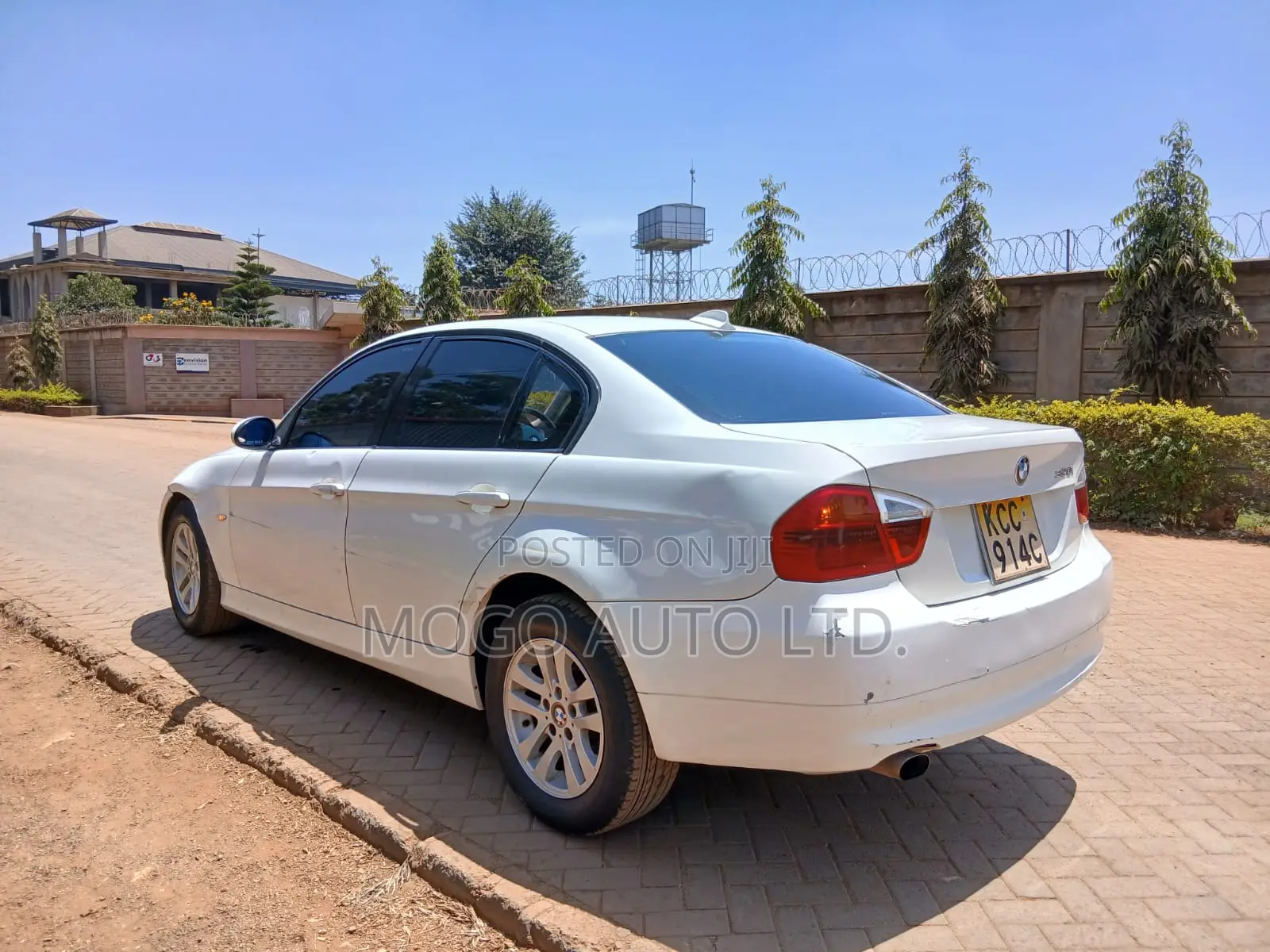 BMW 320i 2007 White