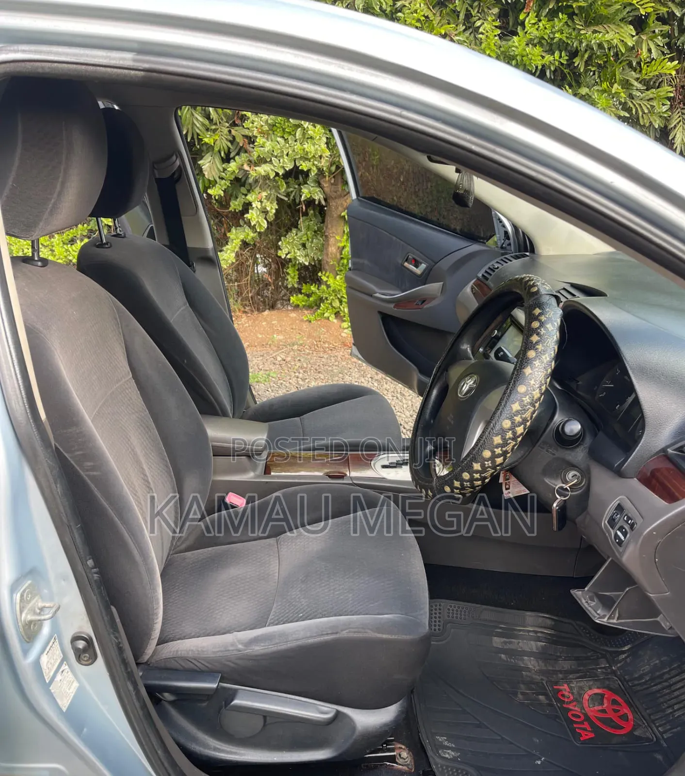Toyota Premio 2012 Silver