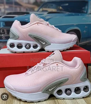 Nike DN Sneakers