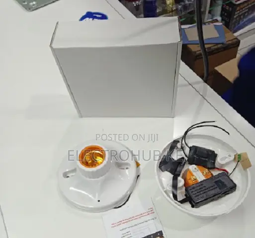 Concealed Camera Bulb Holder for Indoor Monitoring